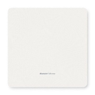 MEDICAZIONE BIATAIN IN SCHIUMA DI POLIURETANO ASSORBENTE SENZA BORDO IN SILICONE 10X10 CM 10 PEZZI - farmasconti.eu